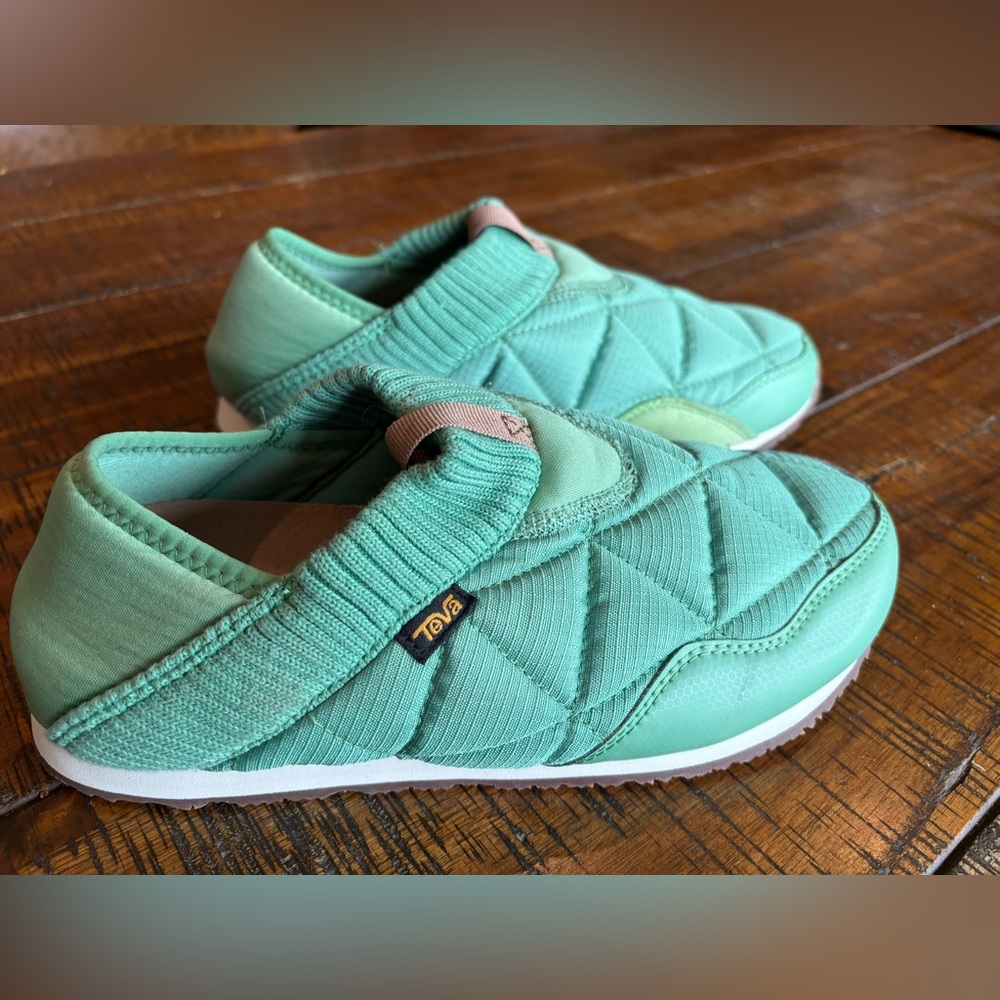 Teva Ember Slip On Women Size 9 green